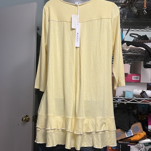 NWT Intro. Medium yellow/white stripes 3/4 sleeves BNWT NEW - Picture 2 of 7